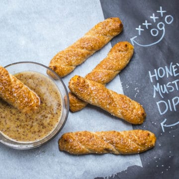 Pub Pretzels & Honey Mustard Sauce